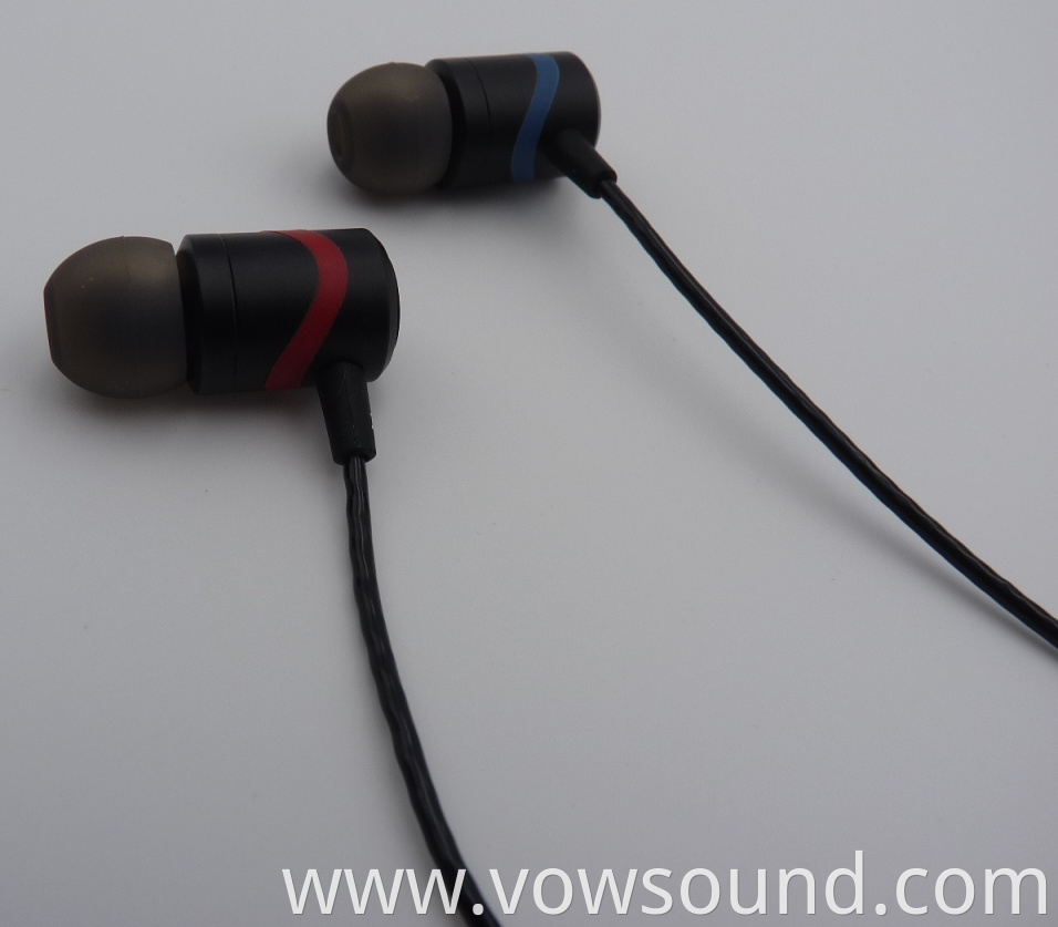 Noise Isolating Wired Earbud